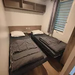 6 Pers, Proche Europa Park, Menage Inclus, En Avec Piscines 营地 Boofzheim